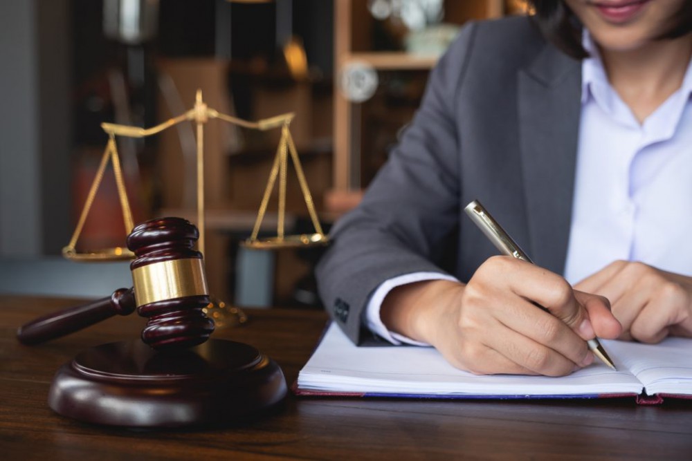 When Do I Need a Business Lawyer for My Small Business?
