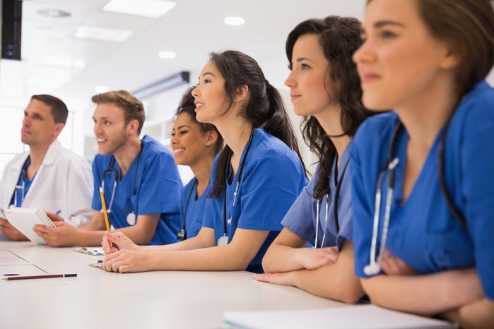 3 Things You Should Know Before Pursuing a Career in Nursing